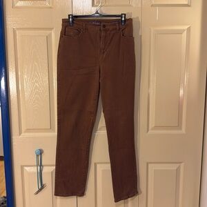 Women’s brown jeans. Size 8. Brand Gloria Vanderbilt